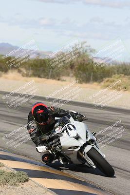 media/Nov-16-2025-Race Pace (Sun) [[8c5fa54630]]/Verified Riders/4-Turn 3 Inside (1050am)/